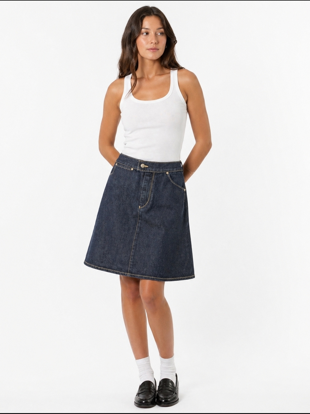 Levi’s Dark Wash Denim Skirt Structured Panel A-Line Retro Style Fits 26 Waist